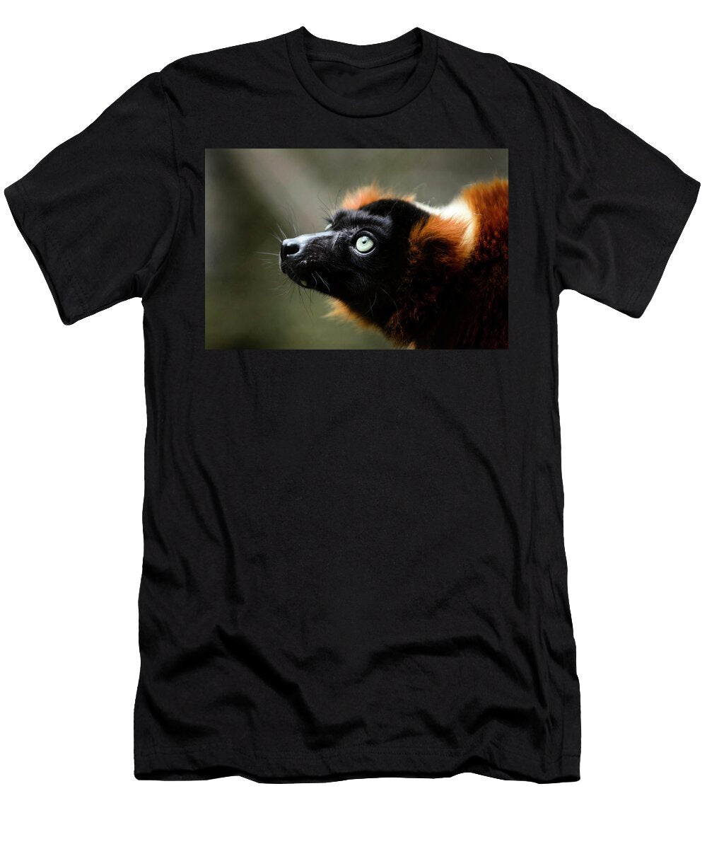 Red Ruffed Lemur Enrique Mendez T-Shirt